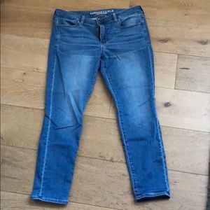 American Eagle Faded Light Wash Jeggings